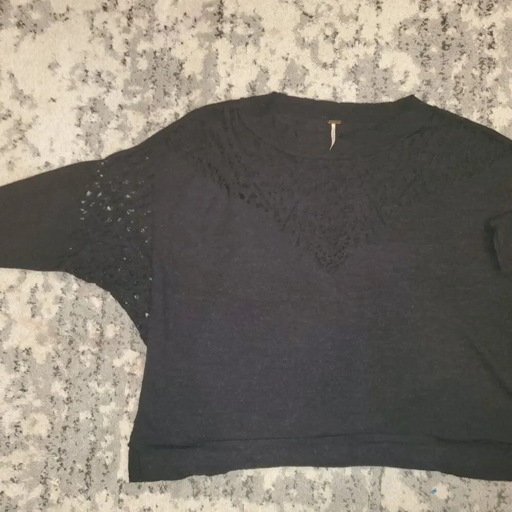 Free People Oversized Knit Black Top || EUC || Med
